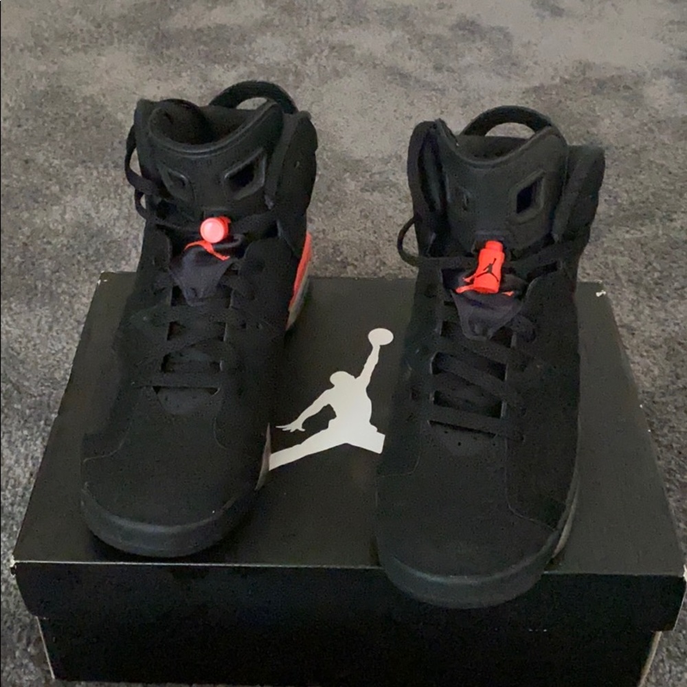 Air Jordan’s 6 Retro 7Y black